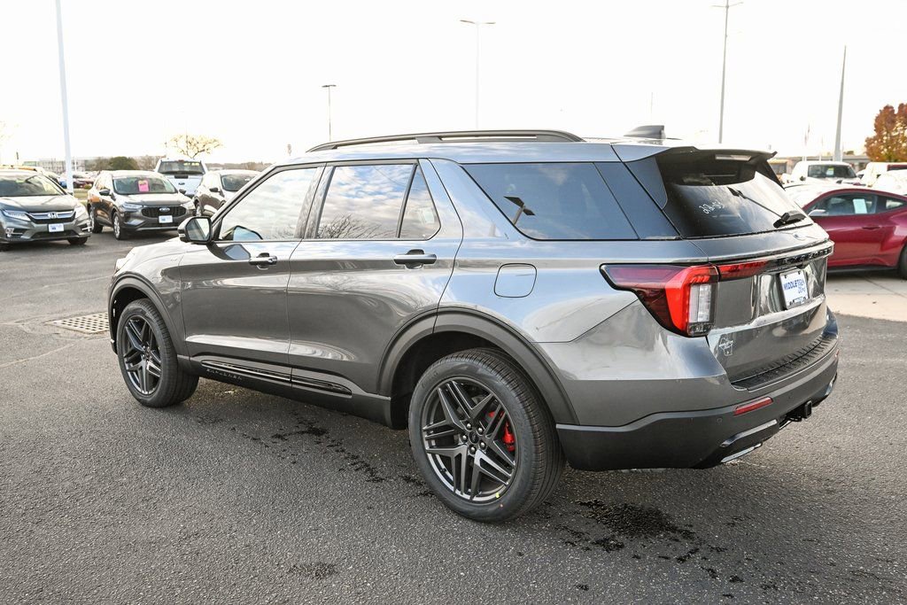 New 2026 Ford Explorer ST-Line w/ ST-Line Street Pack image 7