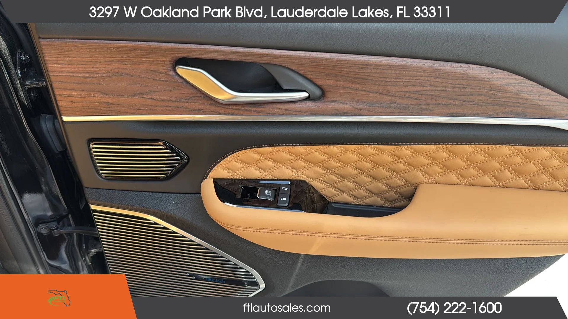 Used 2022 Jeep Grand Cherokee Summit w/ Luxury Tech Group V AWD/4WD image 46