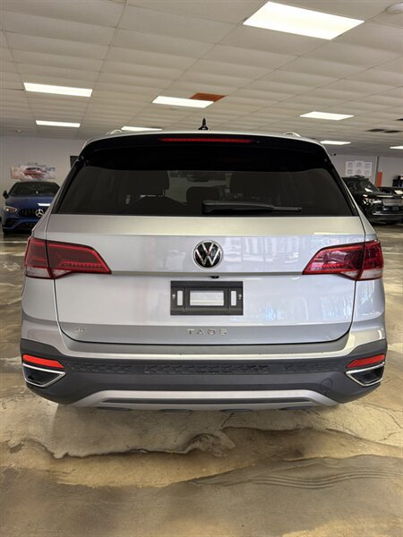 Used 2024 Volkswagen Taos SE FWD image 5