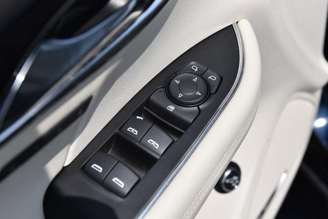 Used 2021 Buick Envision Essence w/ Technology Package I FWD image 8