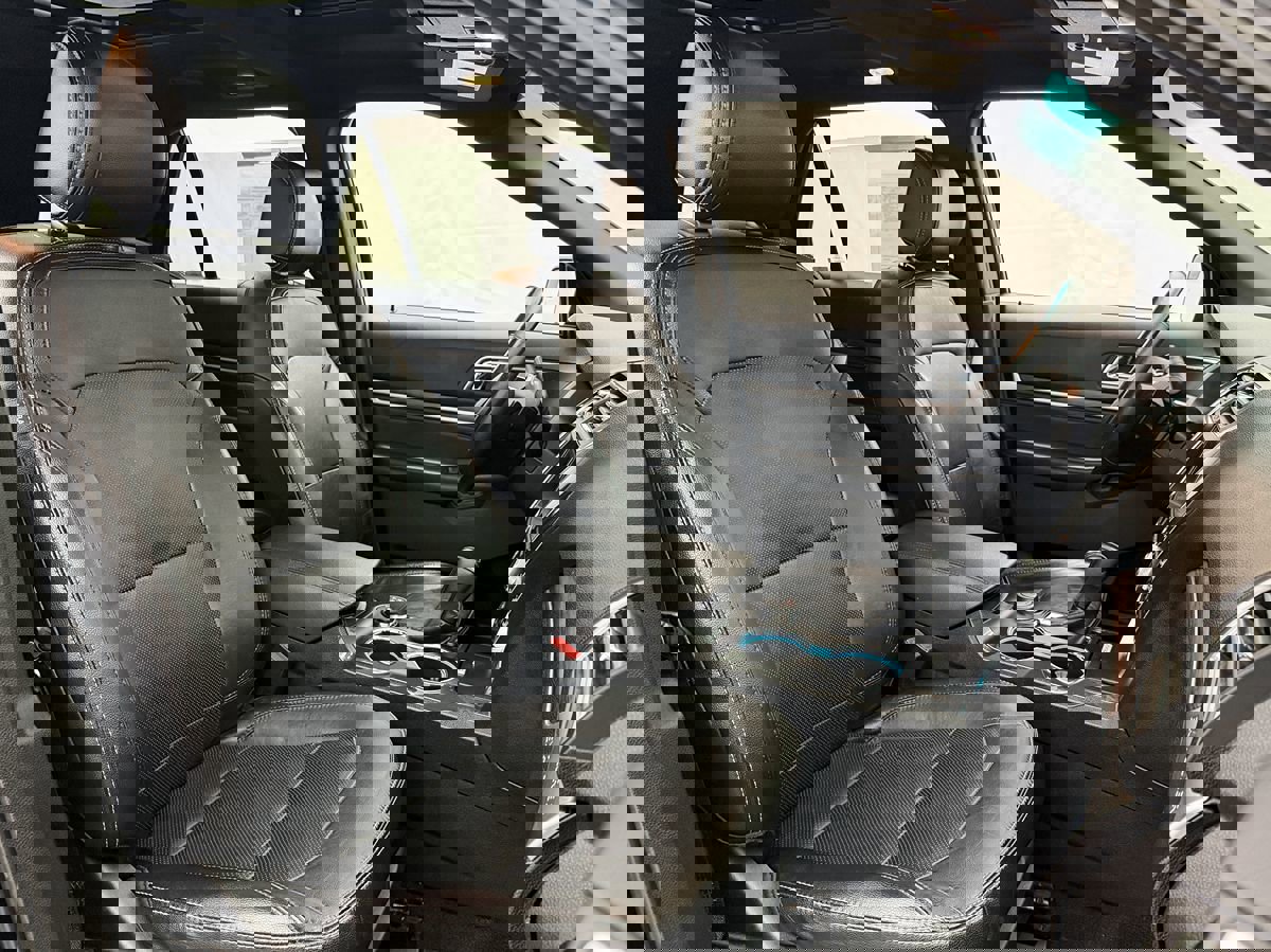 Used 2016 Ford Explorer Limited image 32