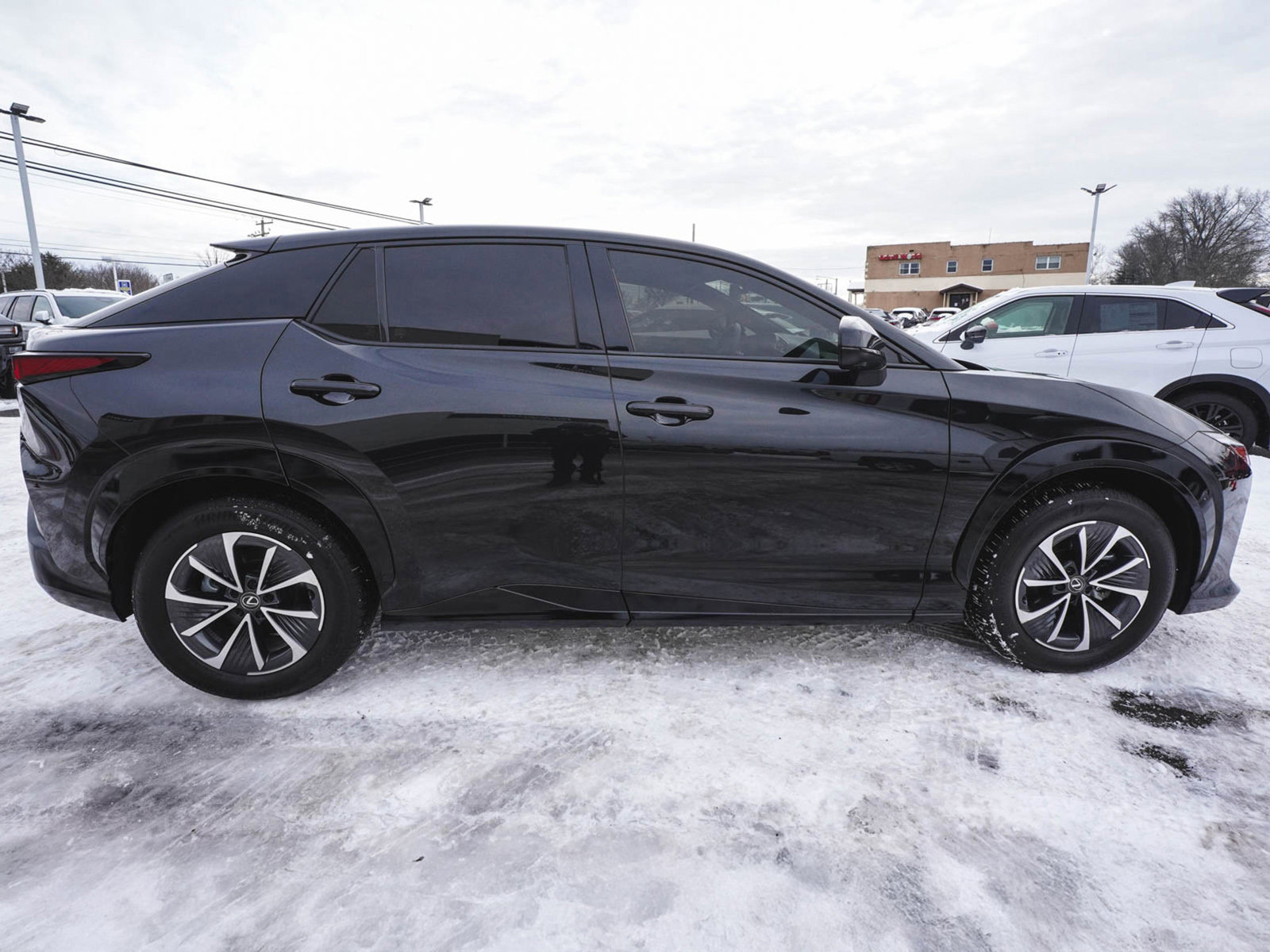 Used 2023 Lexus RZ 450e Premium w/ Technology Package image 4