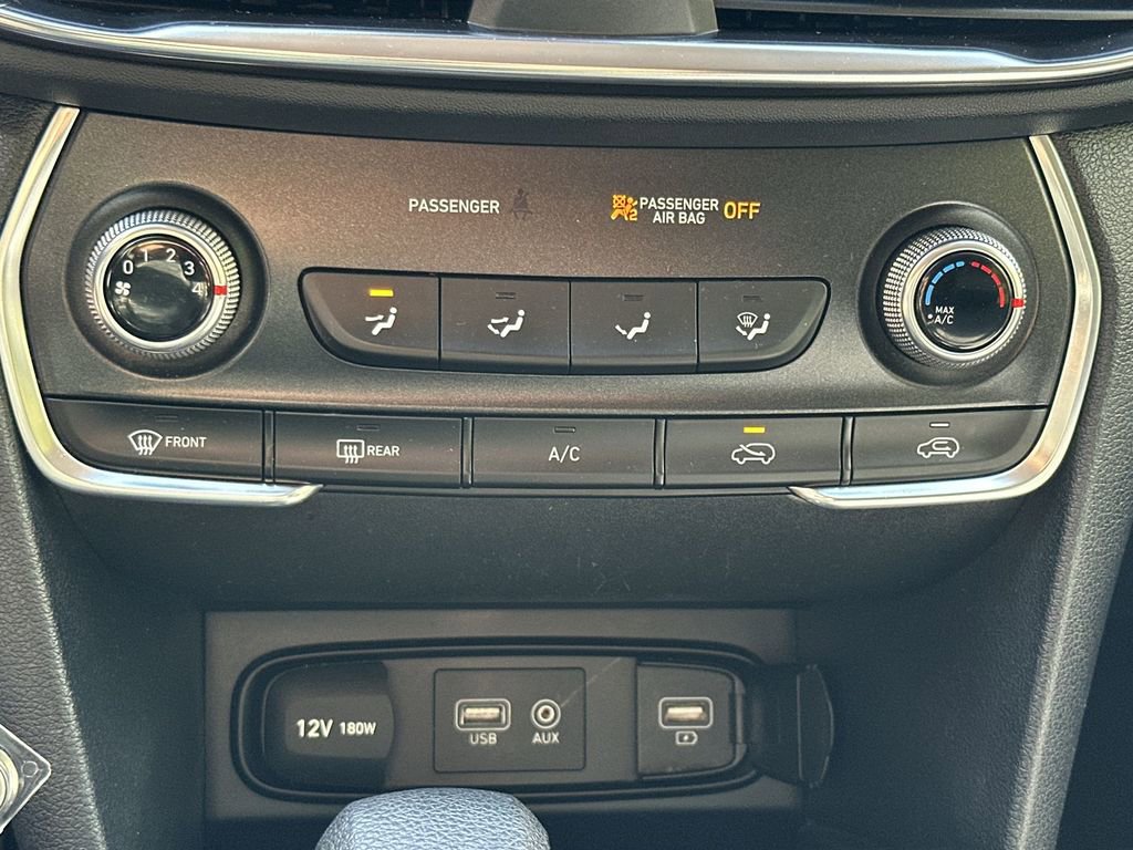 Used 2019 Hyundai Santa Fe SE image 17