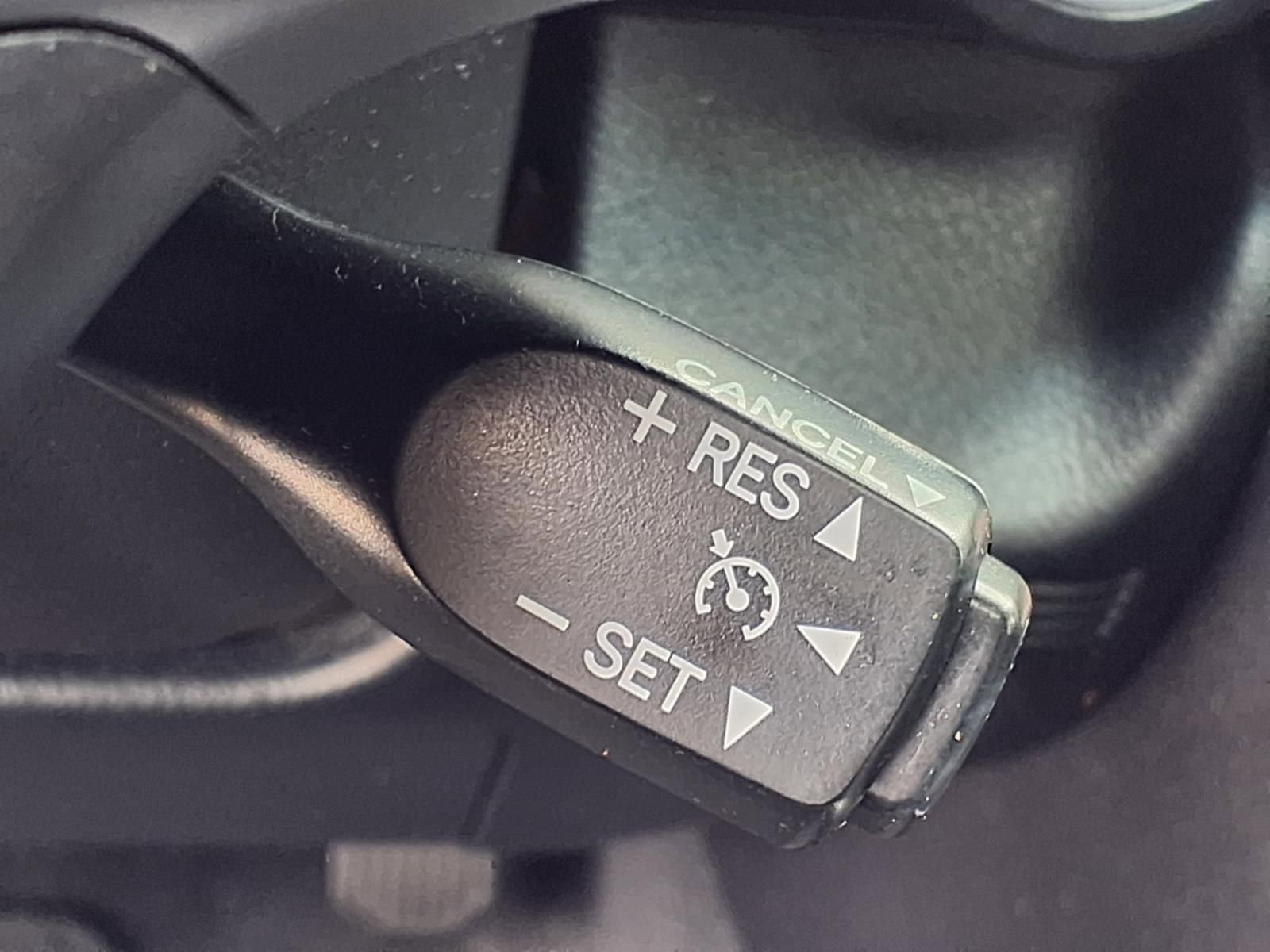 Used 2016 Toyota Camry XSE w/ Moonroof Package FWD image 16