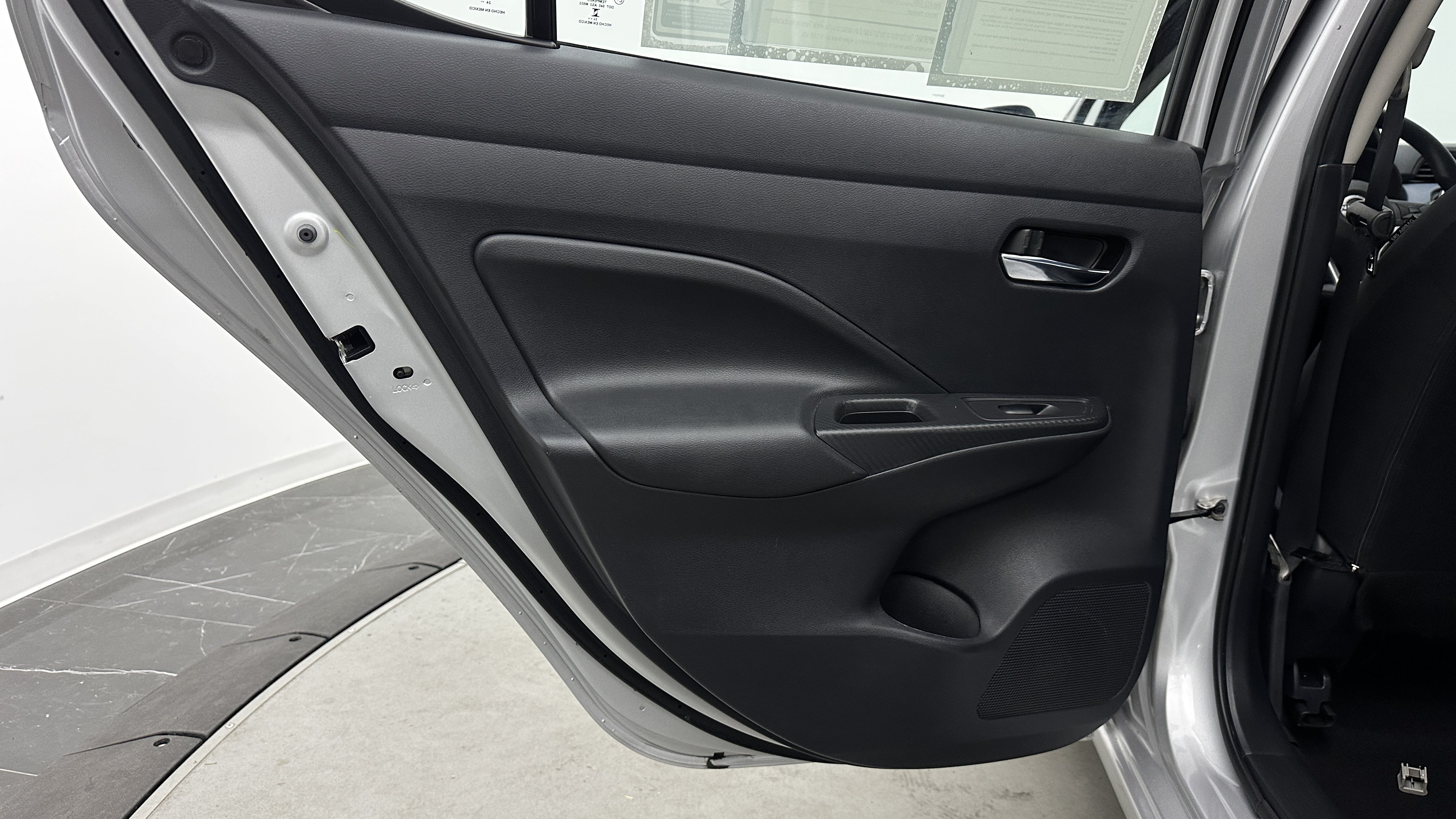 Used 2025 Nissan Versa SV FWD image 23