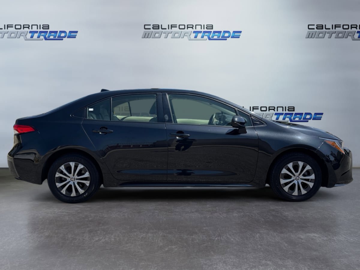 Used 2022 Toyota Corolla LE w/ Carpet Mat Package (TMS) FWD image 4