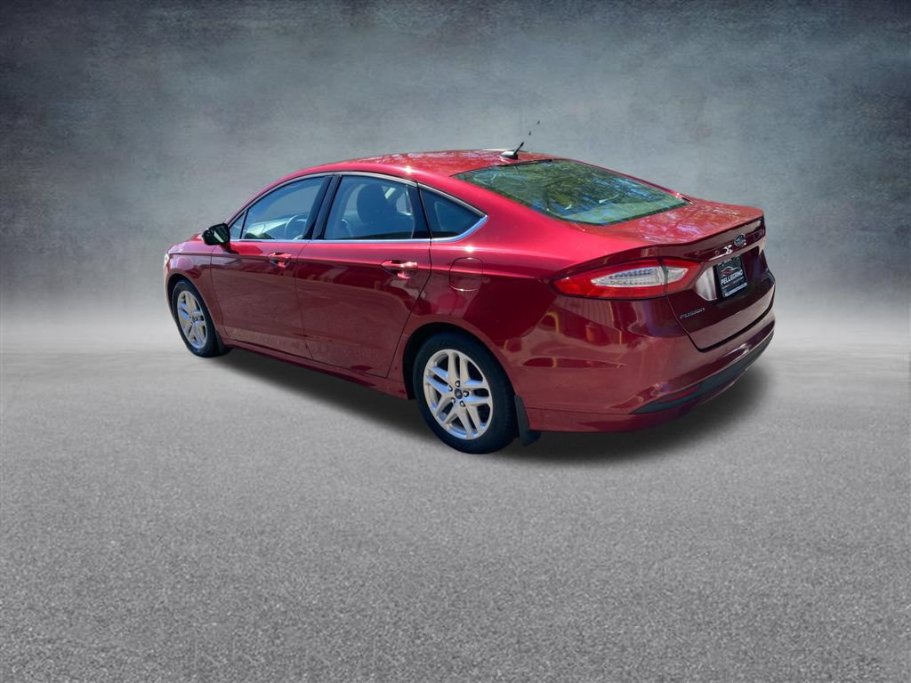 Used 2016 Ford Fusion SE FWD image 3