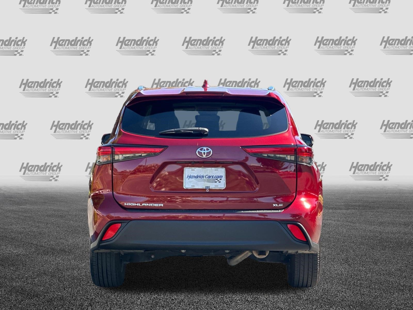 Used 2021 Toyota Highlander XLE FWD image 6