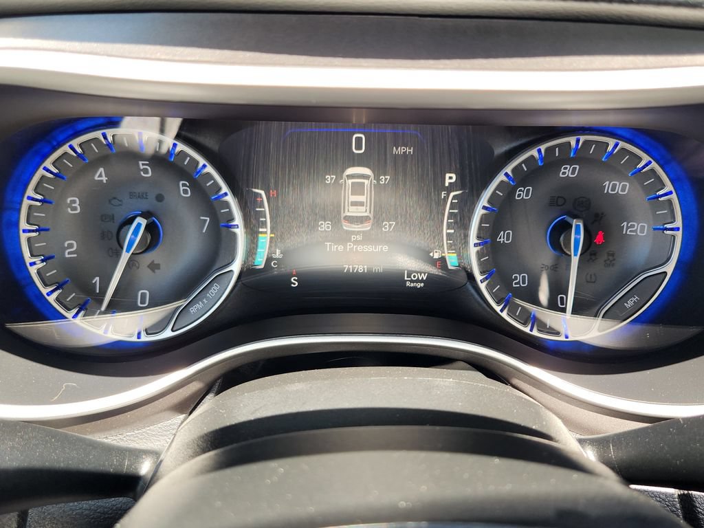 Used 2022 Chrysler Pacifica Touring-L FWD image 7