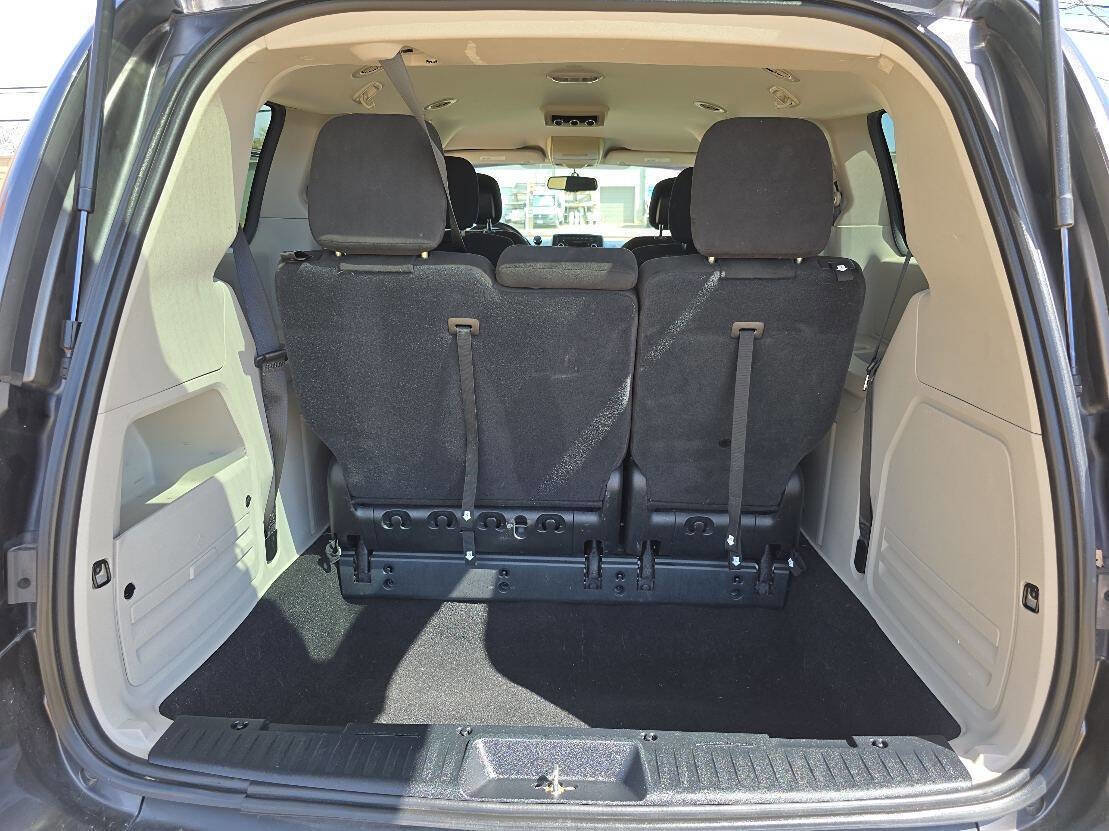 Used 2016 Dodge Grand Caravan SE w/ Quick Order Package 29E SE image 13
