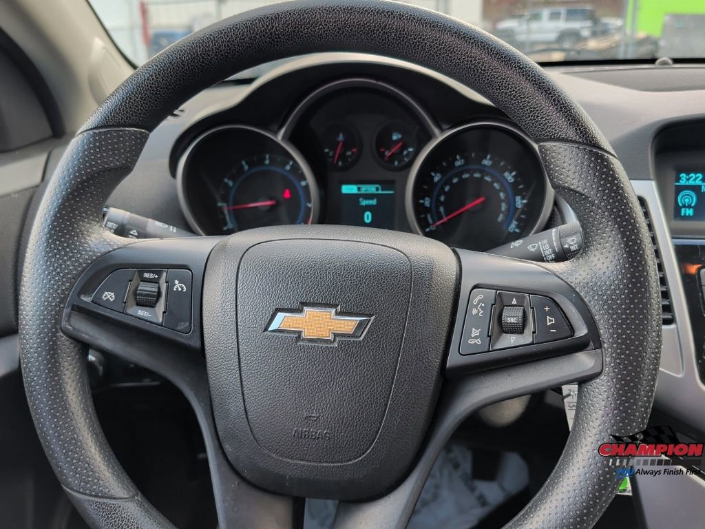 Used 2015 Chevrolet Cruze LT image 19