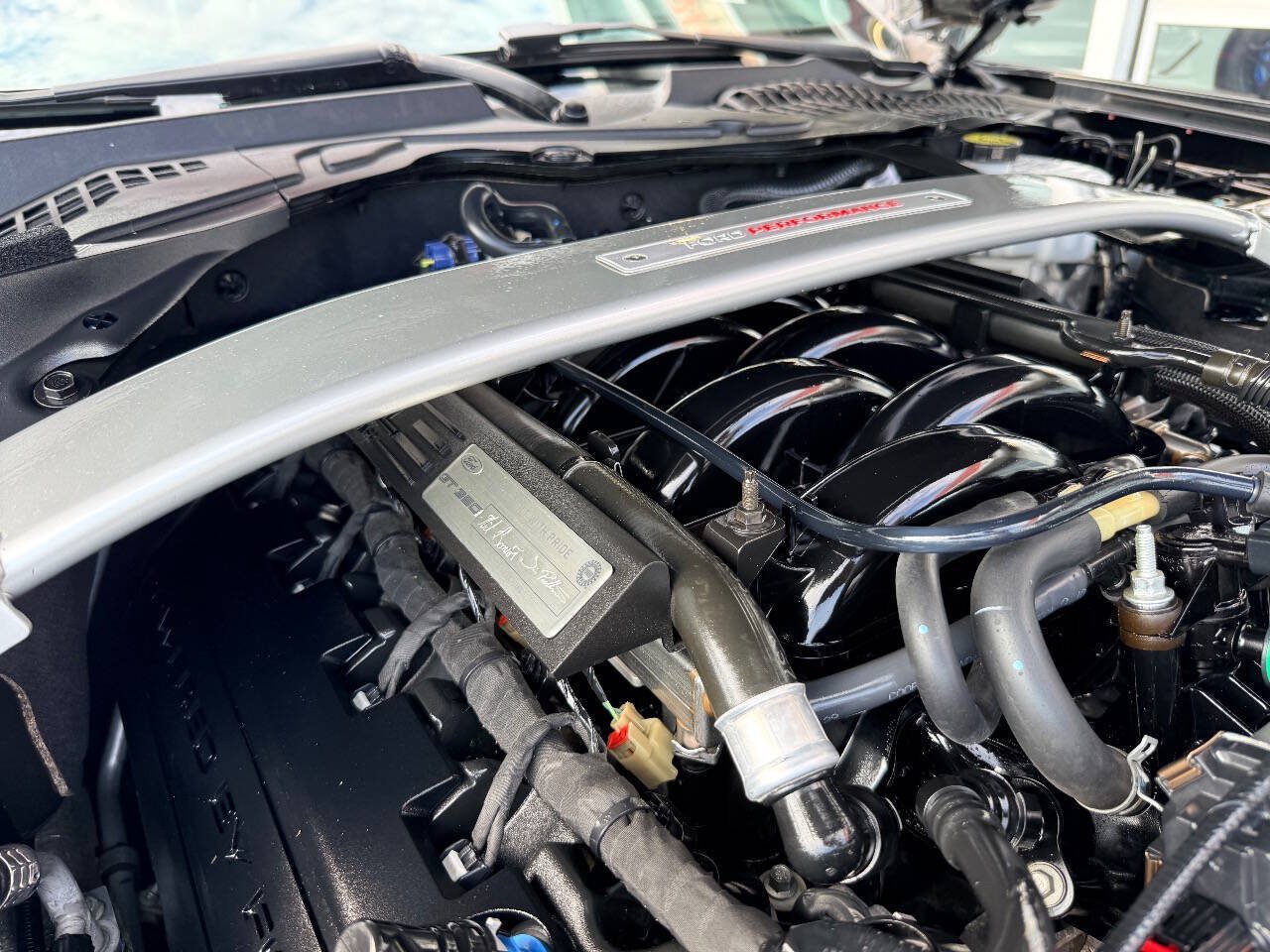 Used 2018 Ford Mustang Shelby GT350 w/ Convenience Package RWD image 40