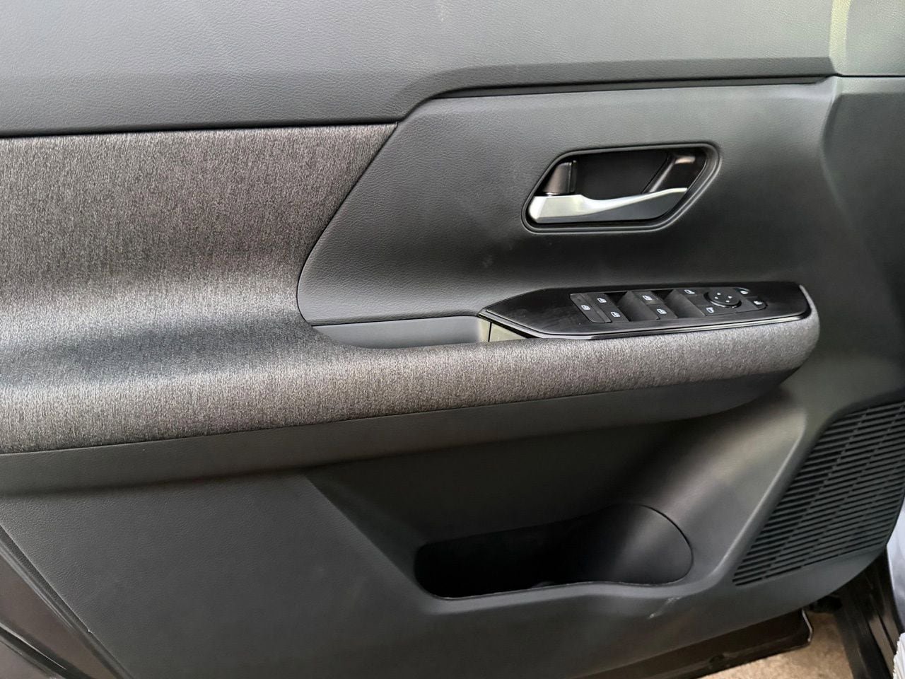 New 2026 Nissan Kicks SV w/ SV Premium Package FWD image 17