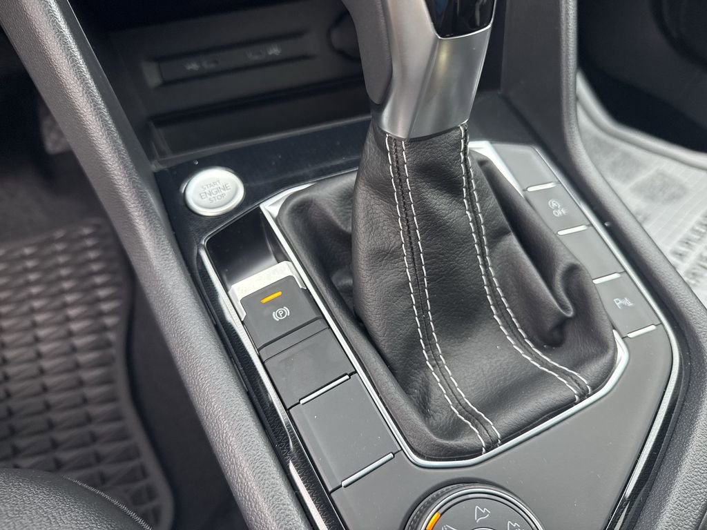 New 2025 Volkswagen Taos SEL AWD/4WD image 32