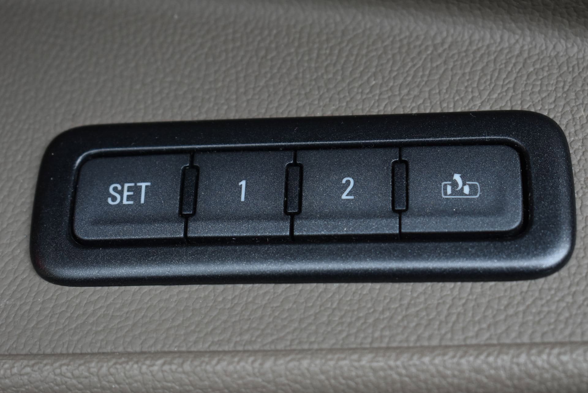 Used 2017 Chevrolet Tahoe Premier AWD/4WD image 14