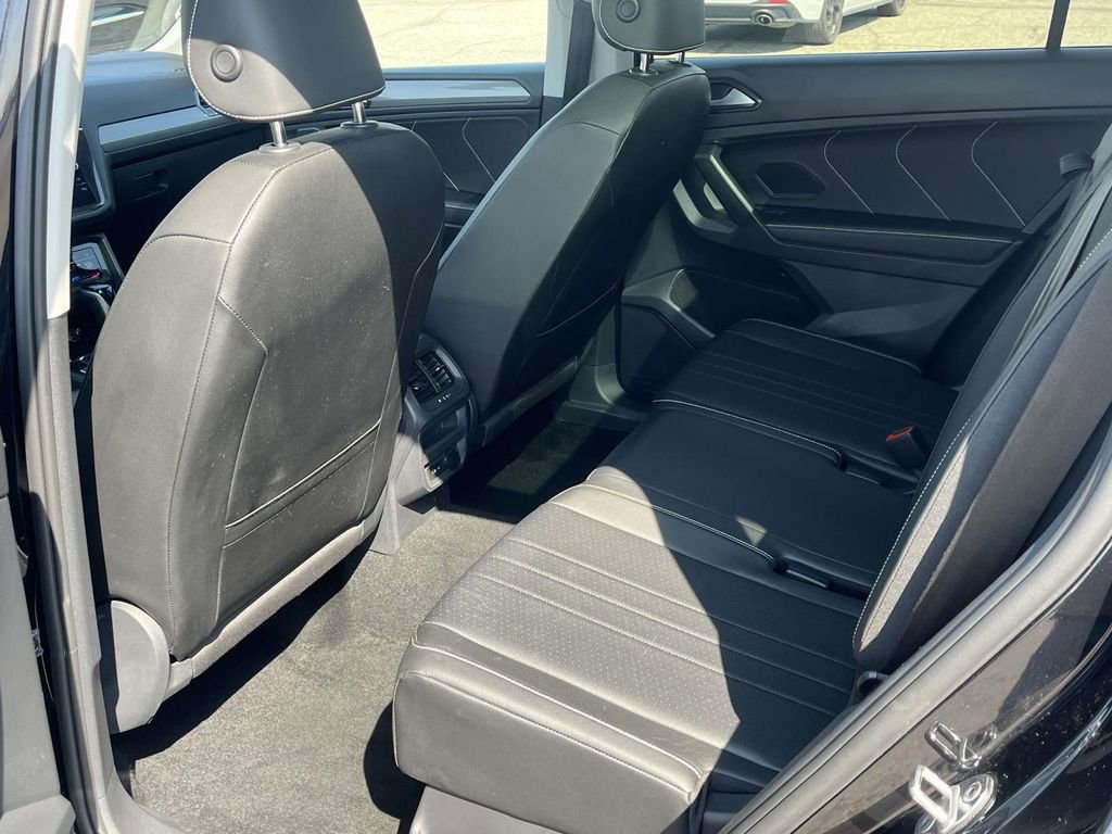 Certified 2023 Volkswagen Tiguan SE w/ Panoramic Sunroof Package image 14