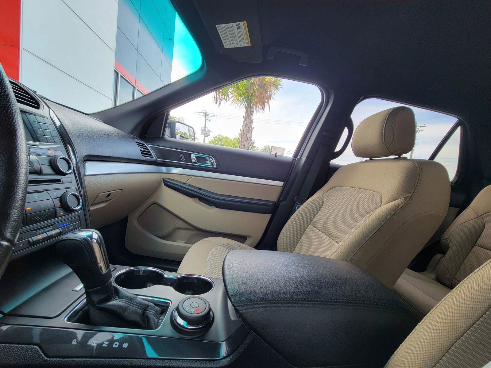 Used 2016 Ford Explorer XLT AWD/4WD image 14