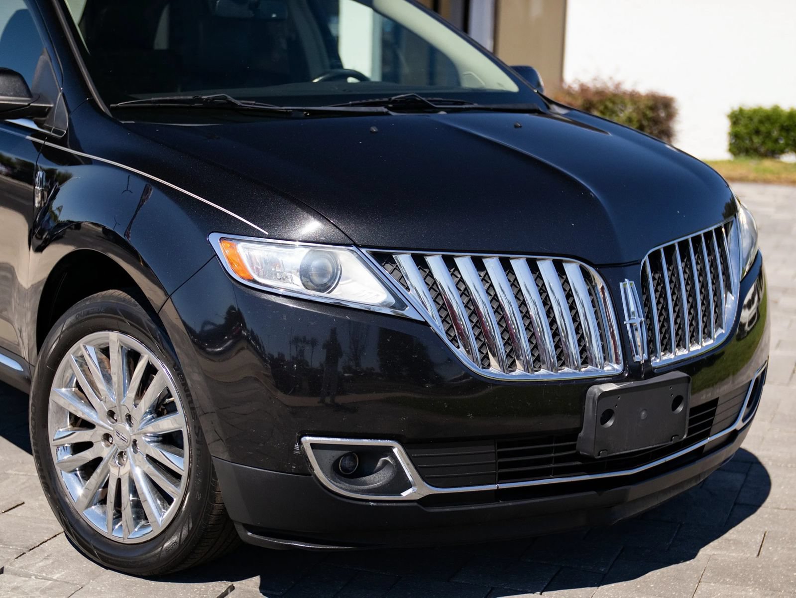 Used 2015 Lincoln MKX AWD w/ Equipment Group 102A image 3