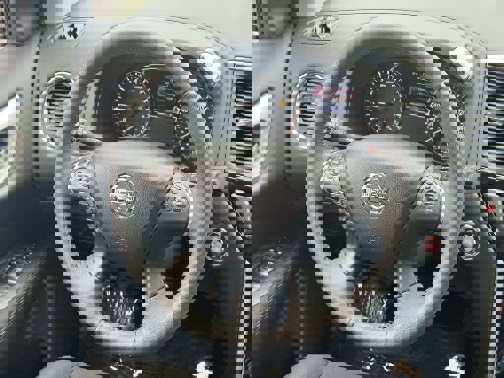 Used 2017 Nissan Pathfinder SV image 22