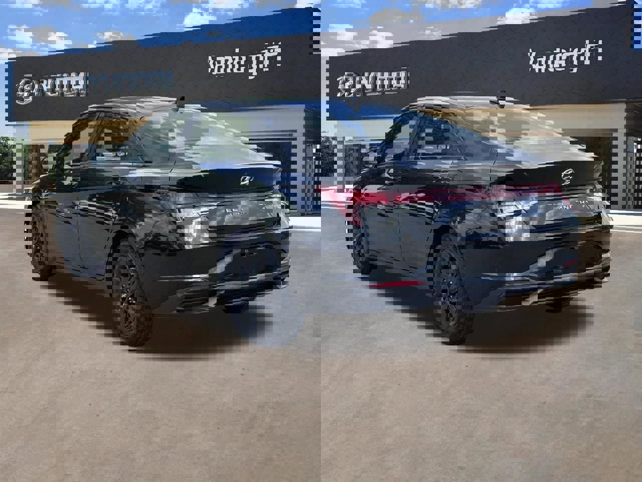 Used 2021 Hyundai Elantra SEL w/ Convenience Package image 12