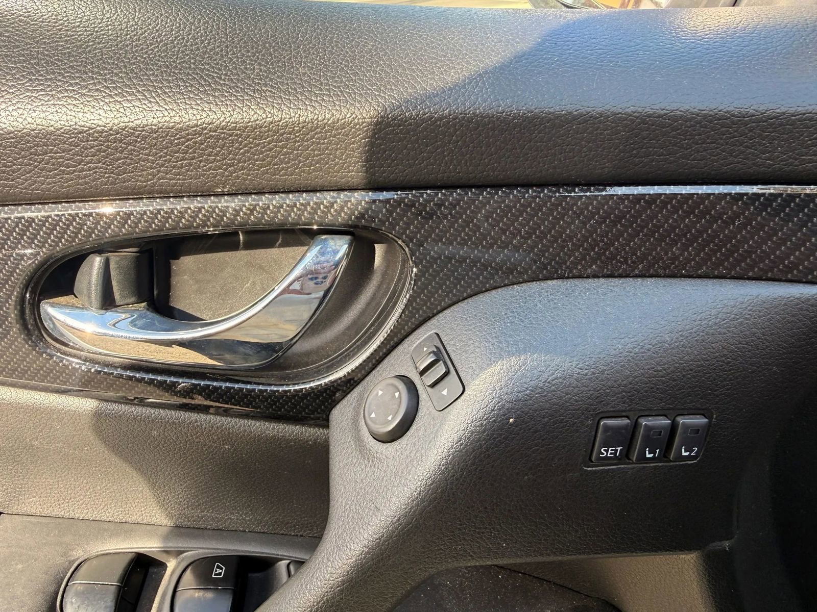 Used 2018 Nissan Rogue SL w/ Premium Package image 9