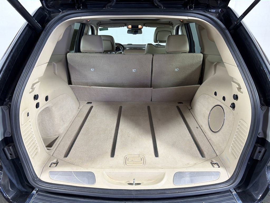 Used 2014 Jeep Grand Cherokee Overland w/ Advanced Technology Group image 20