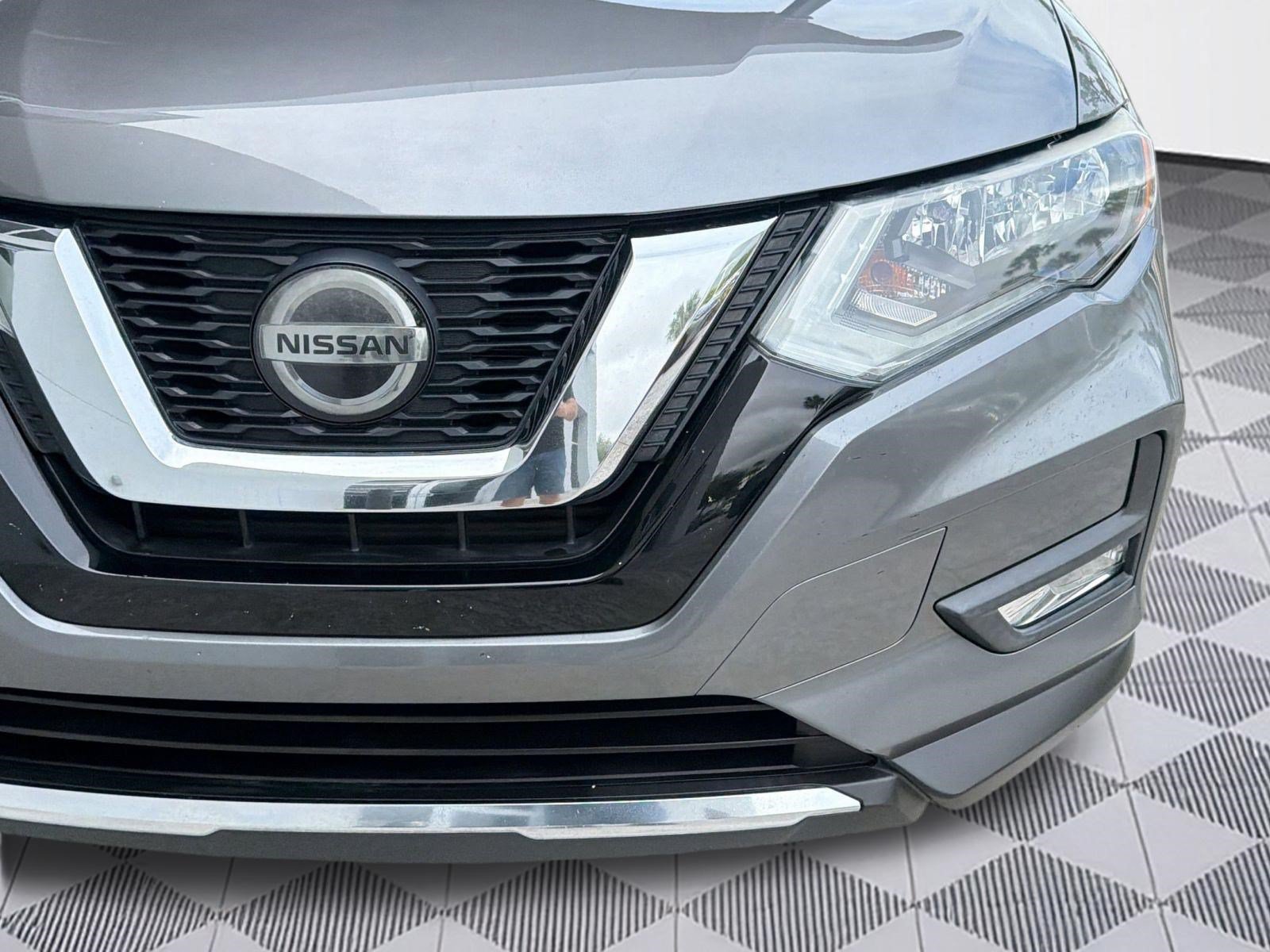 Used 2018 Nissan Rogue SV FWD image 11
