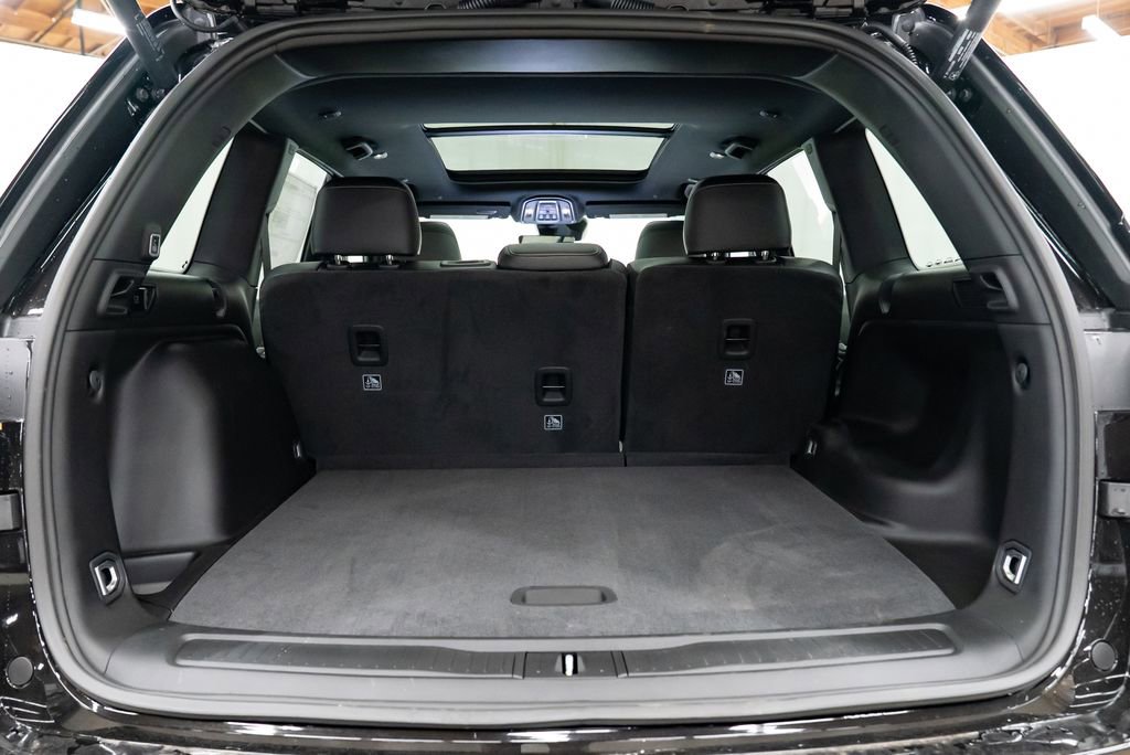 New 2025 Jeep Grand Cherokee Limited w/ Trailer Tow Package image 8