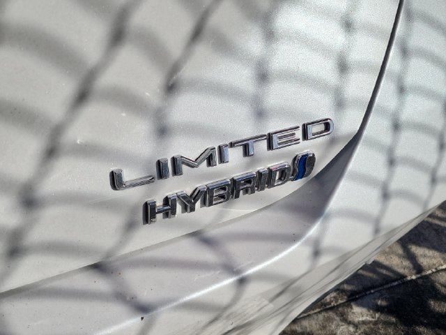 Used 2020 Toyota Avalon Limited w/ Advanced Safety Package FWD image 3