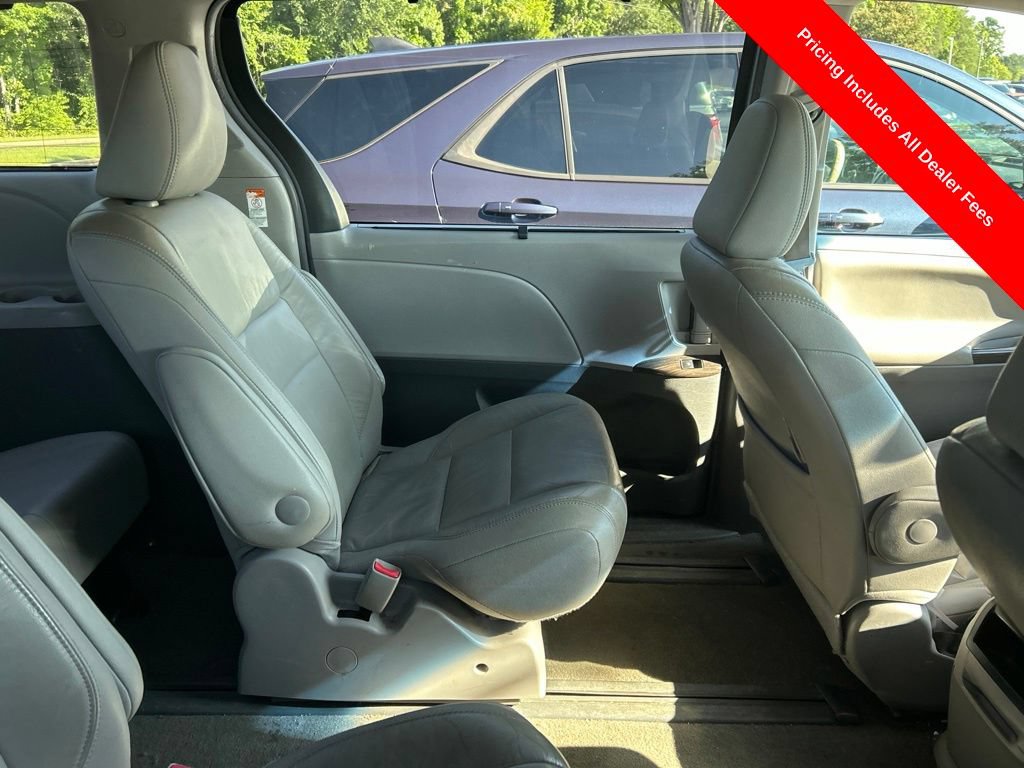 Used 2015 Toyota Sienna XLE w/ XLE Navigation Package AWD/4WD image 5
