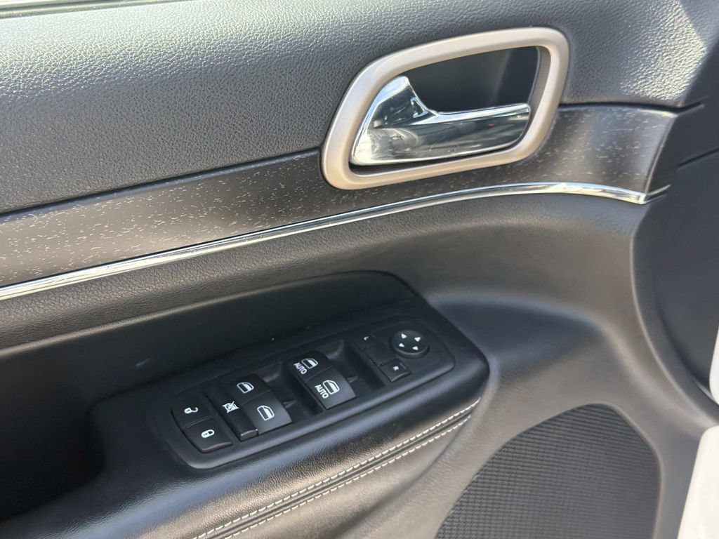 Used 2016 Jeep Grand Cherokee Limited AWD/4WD image 15