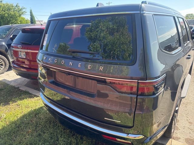 Used 2022 Jeep Wagoneer Series II w/ Premium Group I AWD/4WD image 5