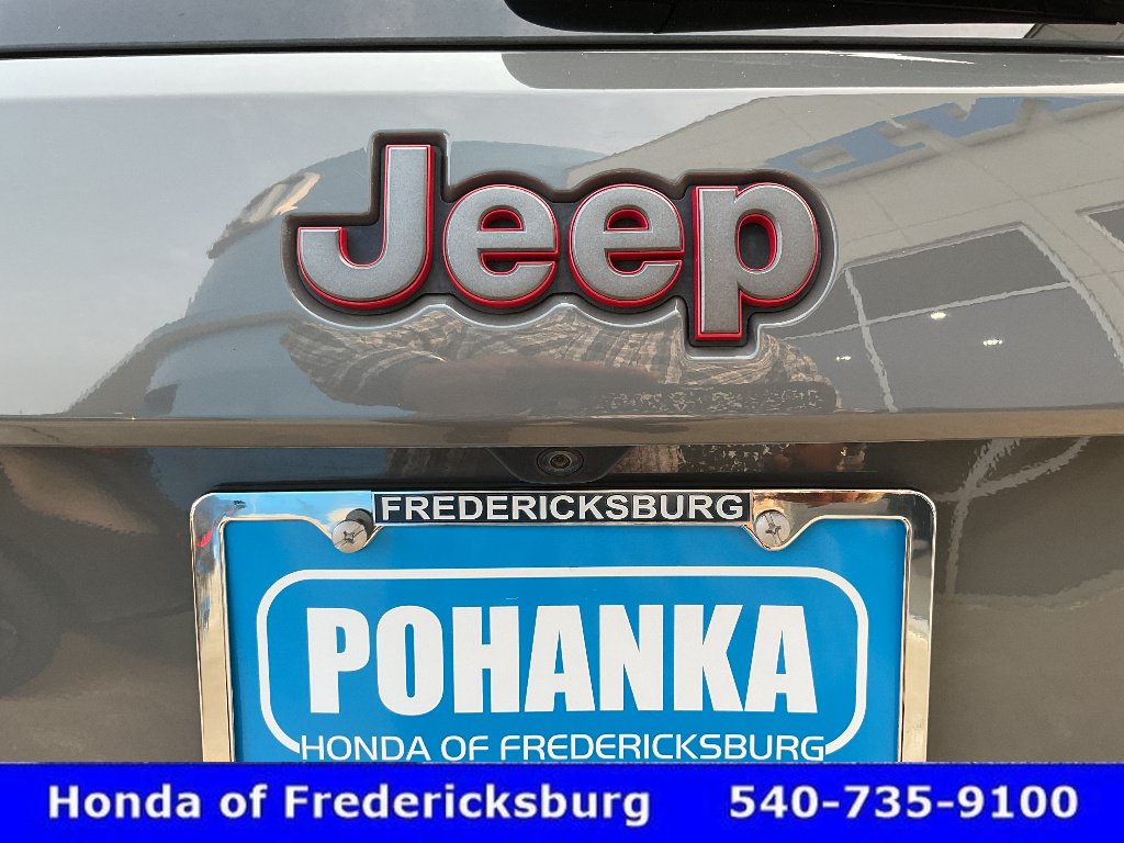 Used 2021 Jeep Grand Cherokee Trailhawk w/ Premium Lighting Group AWD/4WD image 14