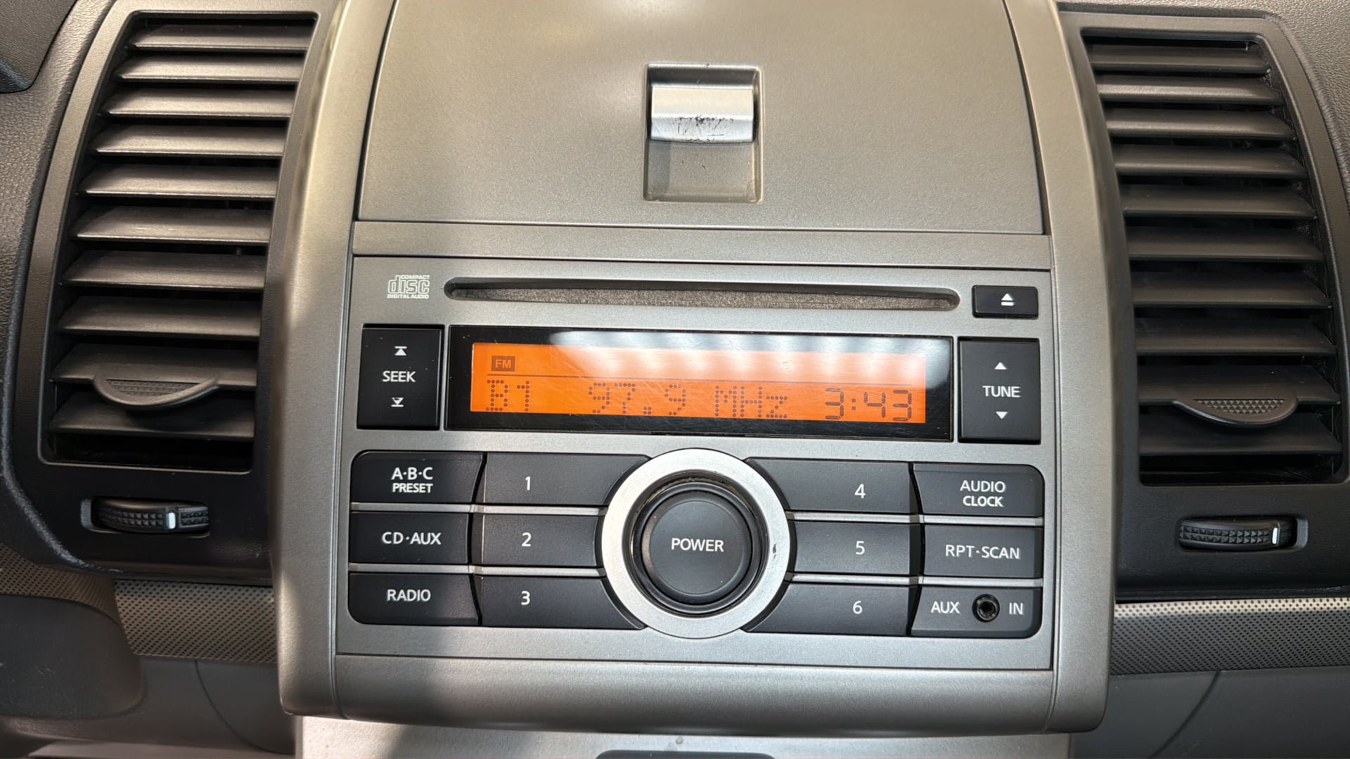 Used 2009 Nissan Sentra 2.0 FE+ FWD image 24