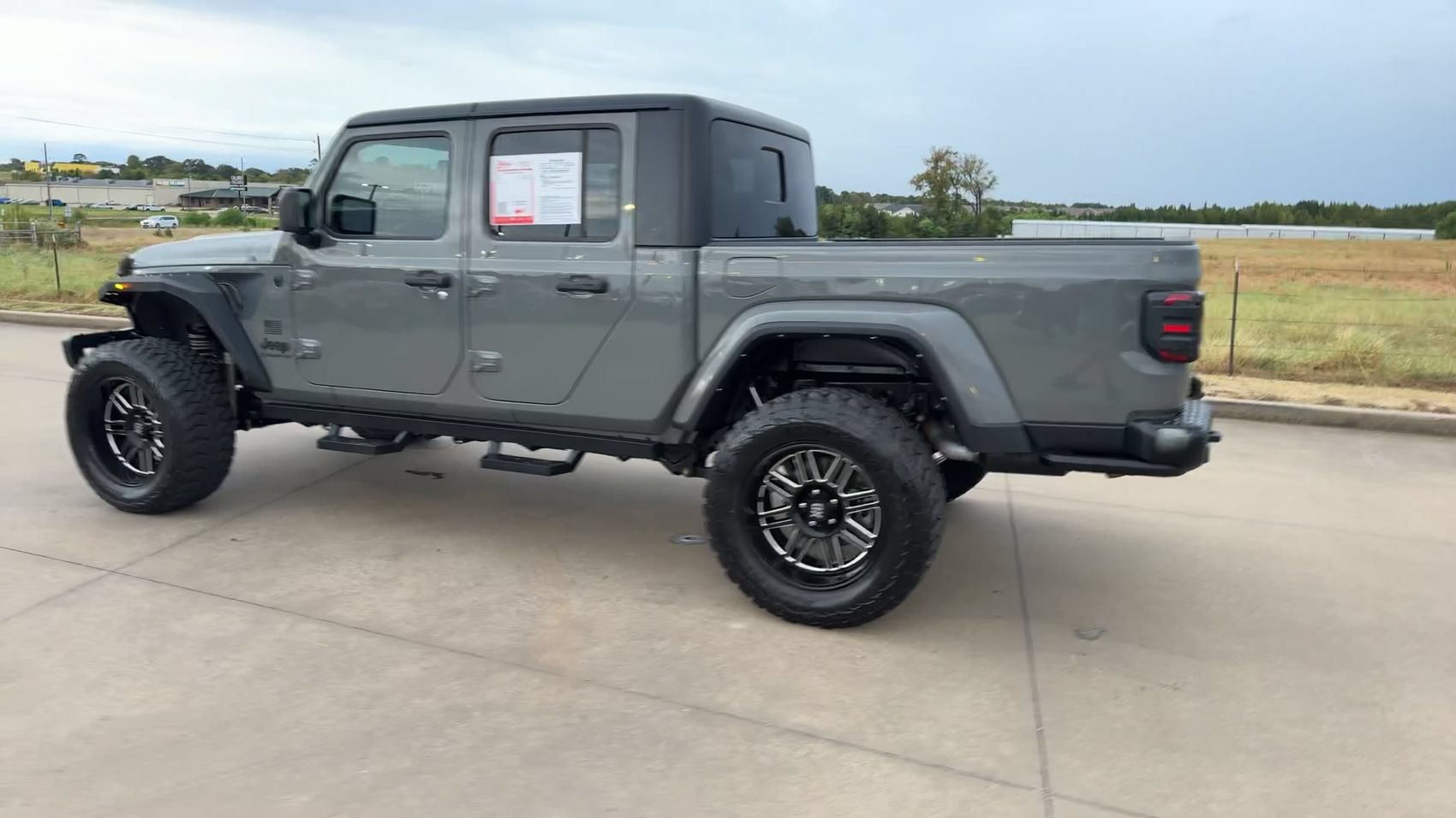Used 2021 Jeep Gladiator Sport AWD/4WD image 5