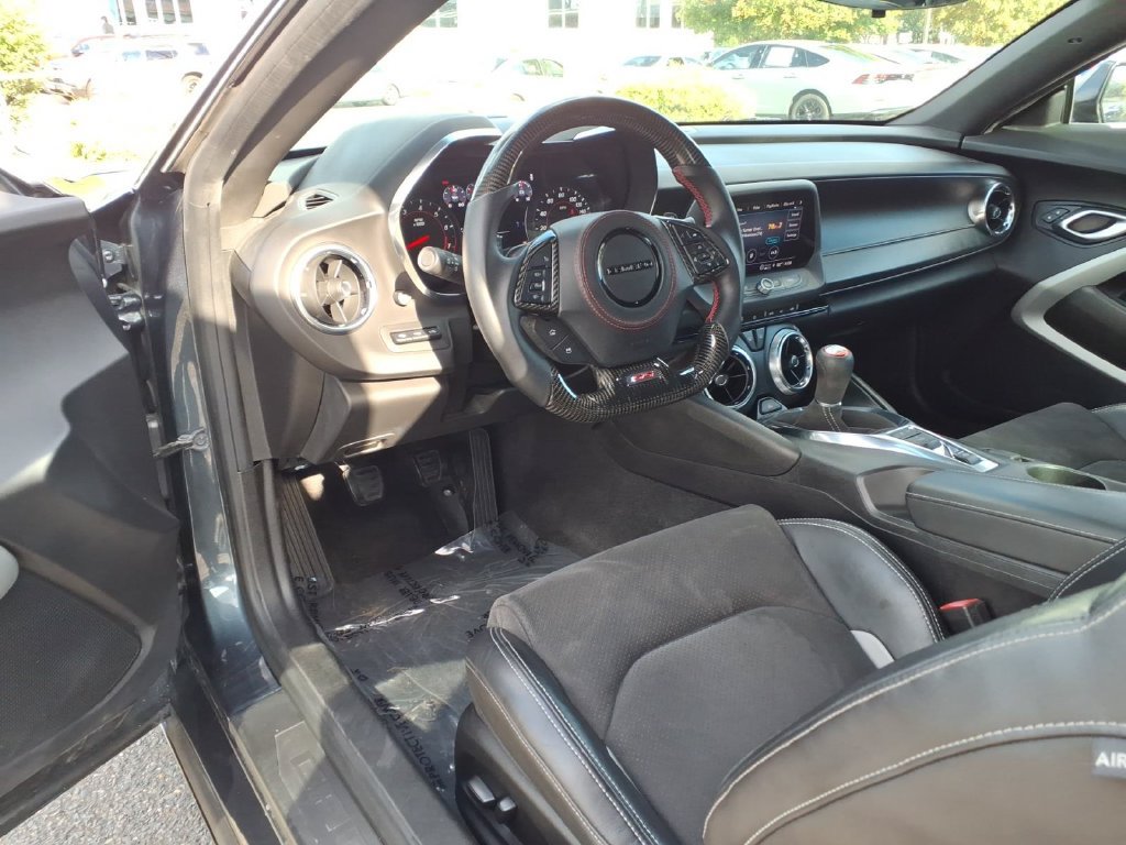 Used 2021 Chevrolet Camaro SS RWD image 8