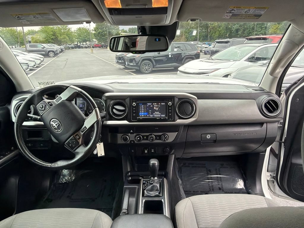 Used 2019 Toyota Tacoma SR5 AWD/4WD image 15