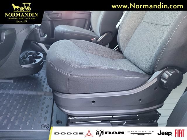 Used 2024 RAM ProMaster 2500 w/ Convenience Group FWD image 17