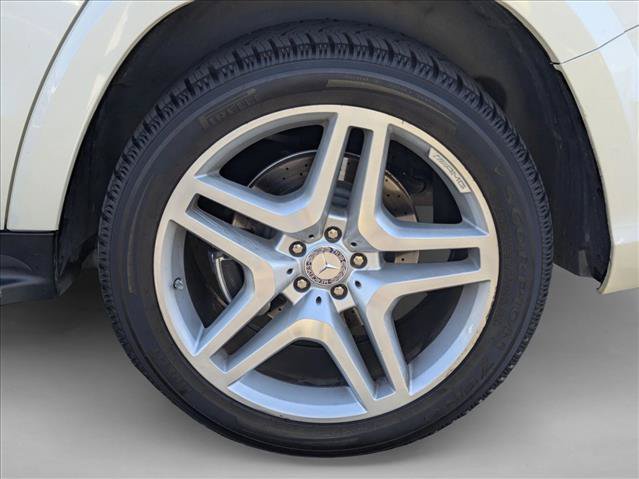 Used 2013 Mercedes-Benz GL 550 4MATIC image 25