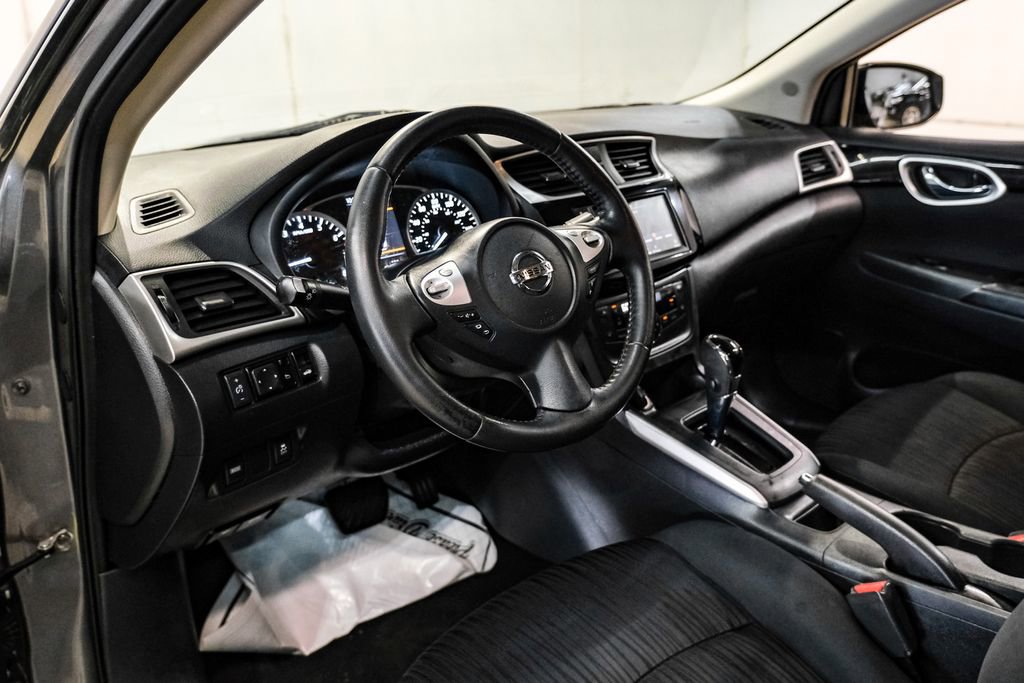 Used 2019 Nissan Sentra SV FWD image 3