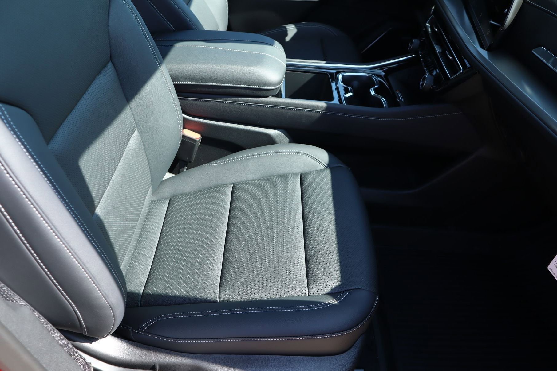 New 2026 Chevrolet Traverse LT w/ Enhanced Driving Package FWD image 18