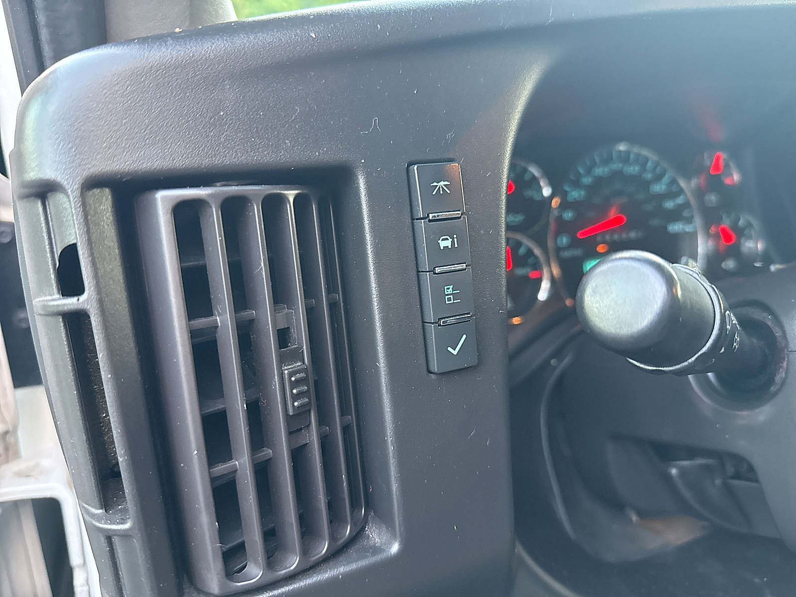 Used 2021 Chevrolet Express 2500 w/ Driver Convenience Package RWD image 25