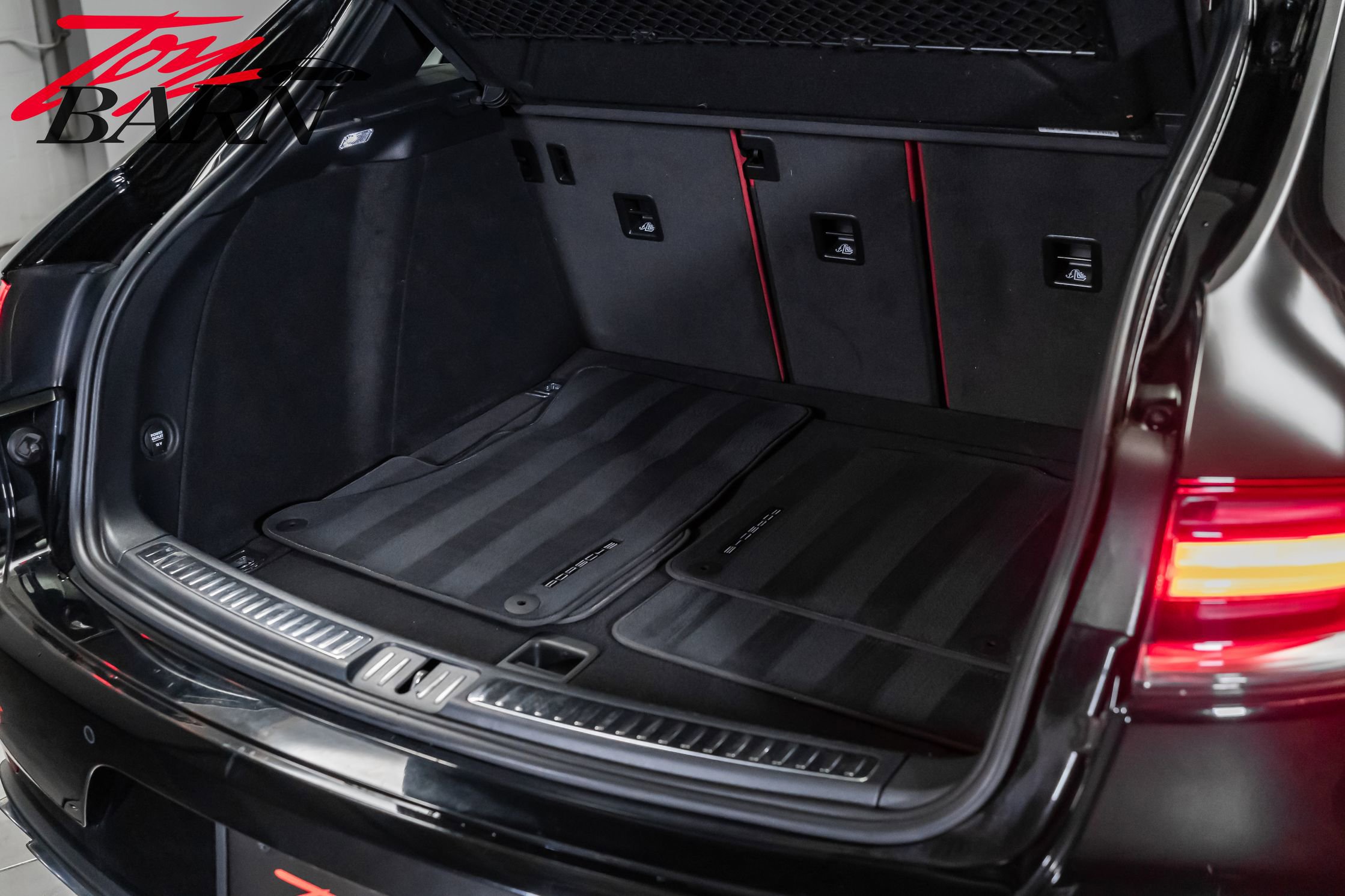 Used 2020 Porsche Macan Turbo image 52