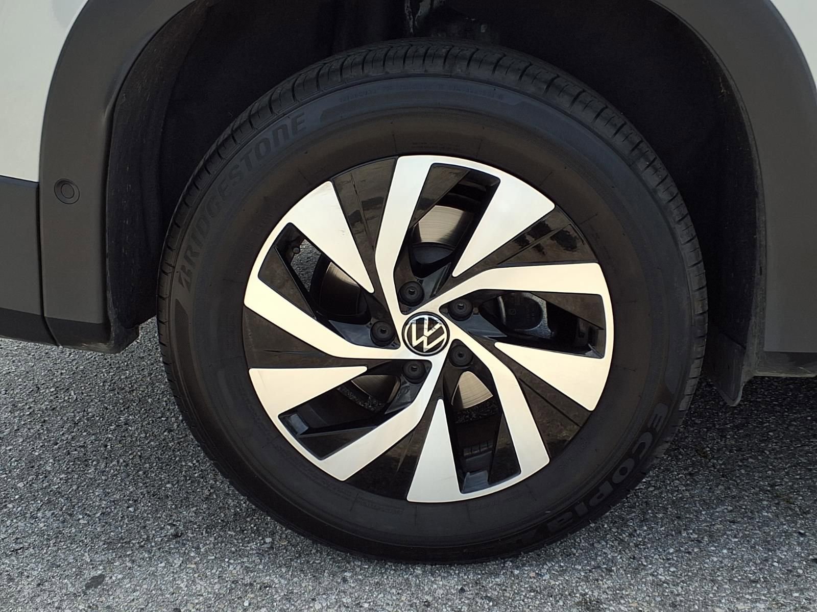 Used 2025 Volkswagen Tiguan S image 4