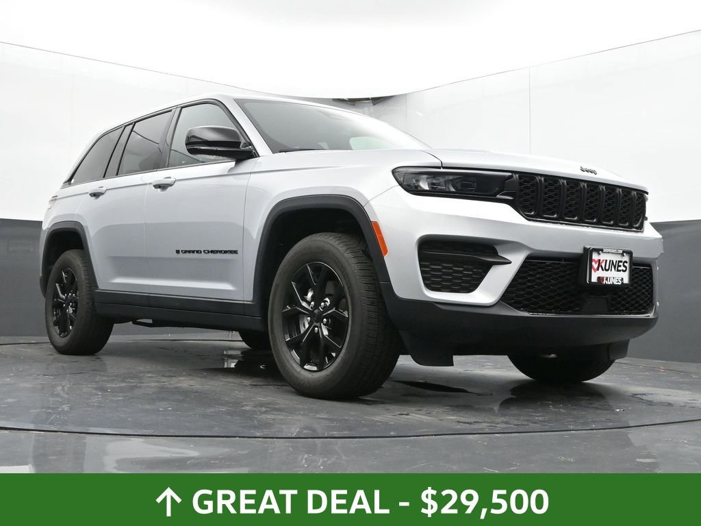 Used 2024 Jeep Grand Cherokee Altitude image 47