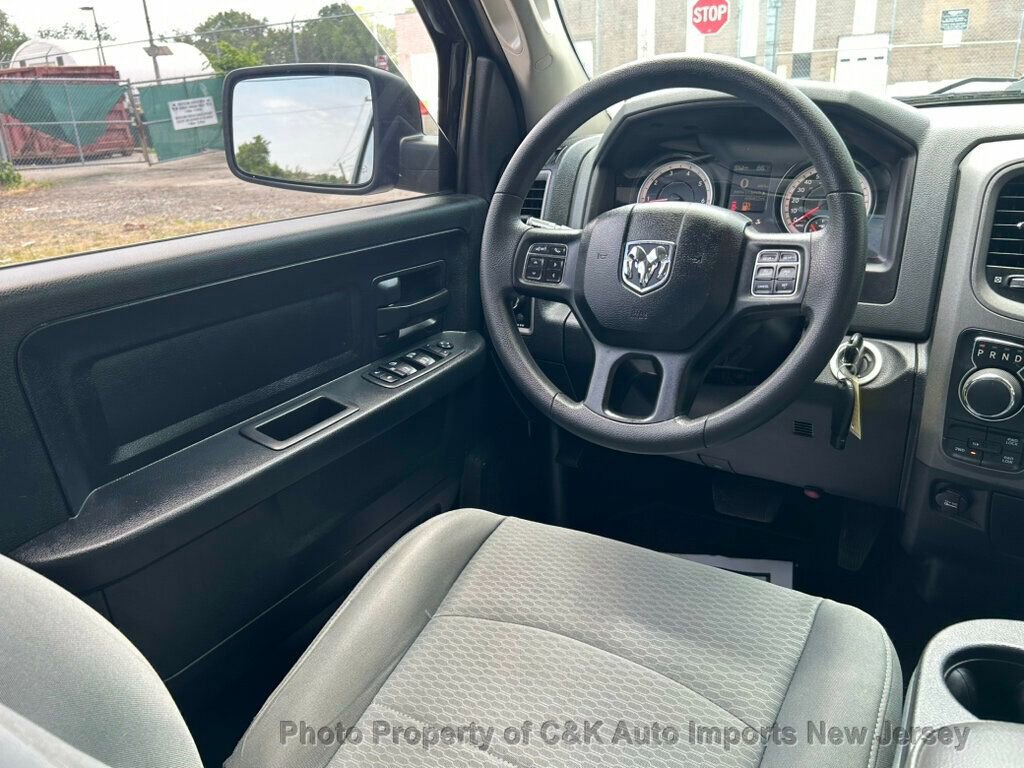 Used 2018 RAM 1500 Express w/ Black Ram 1500 Express Group AWD/4WD image 34