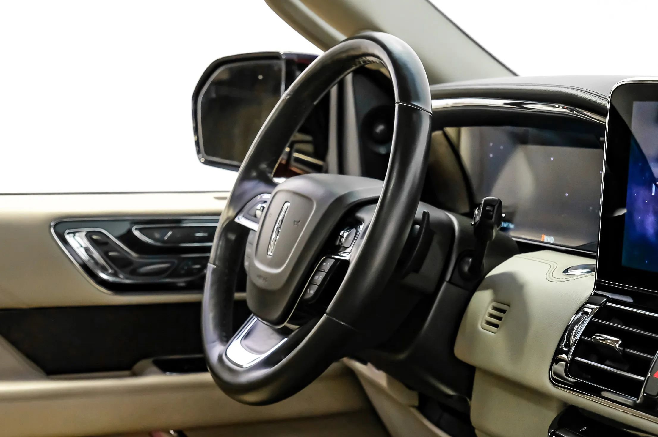 Used 2019 Lincoln Navigator Select image 10