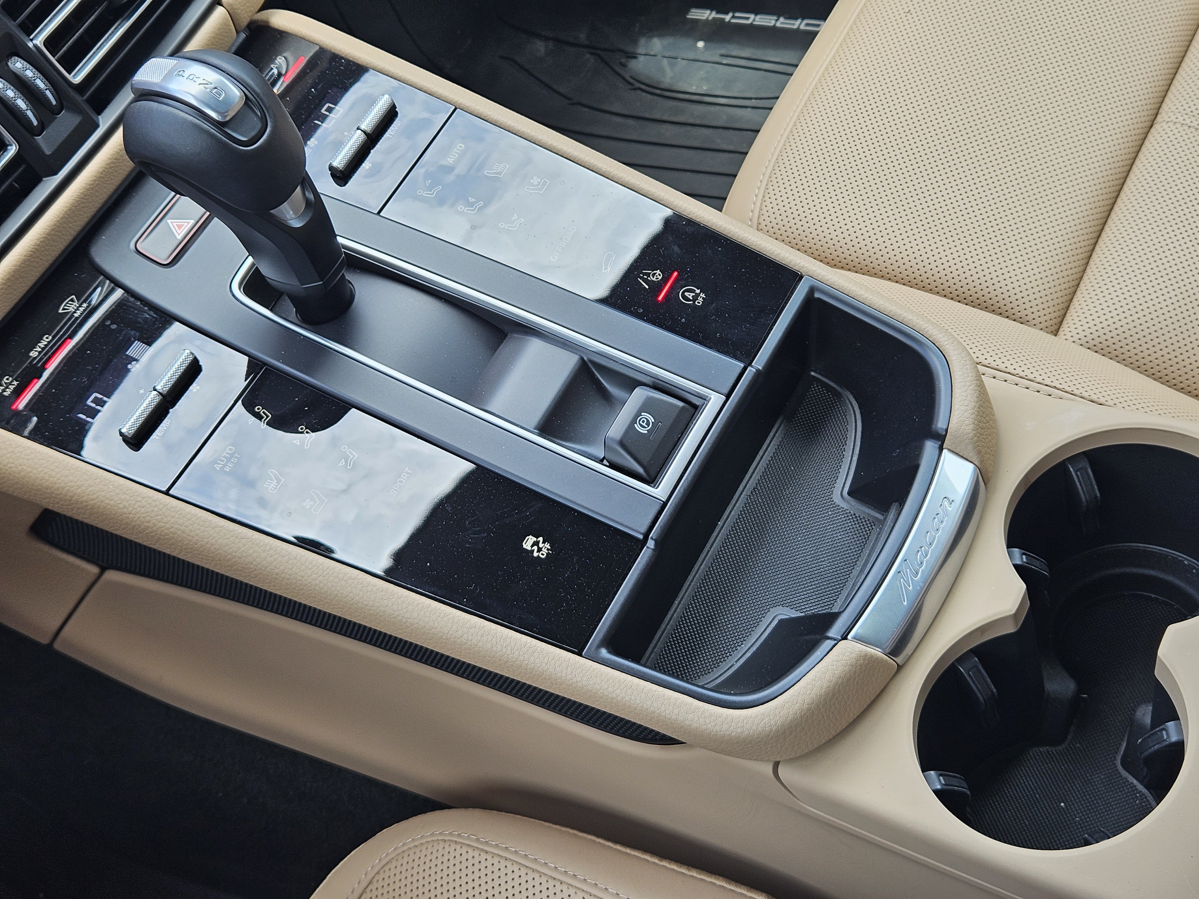 Certified 2026 Porsche Macan AWD/4WD image 20