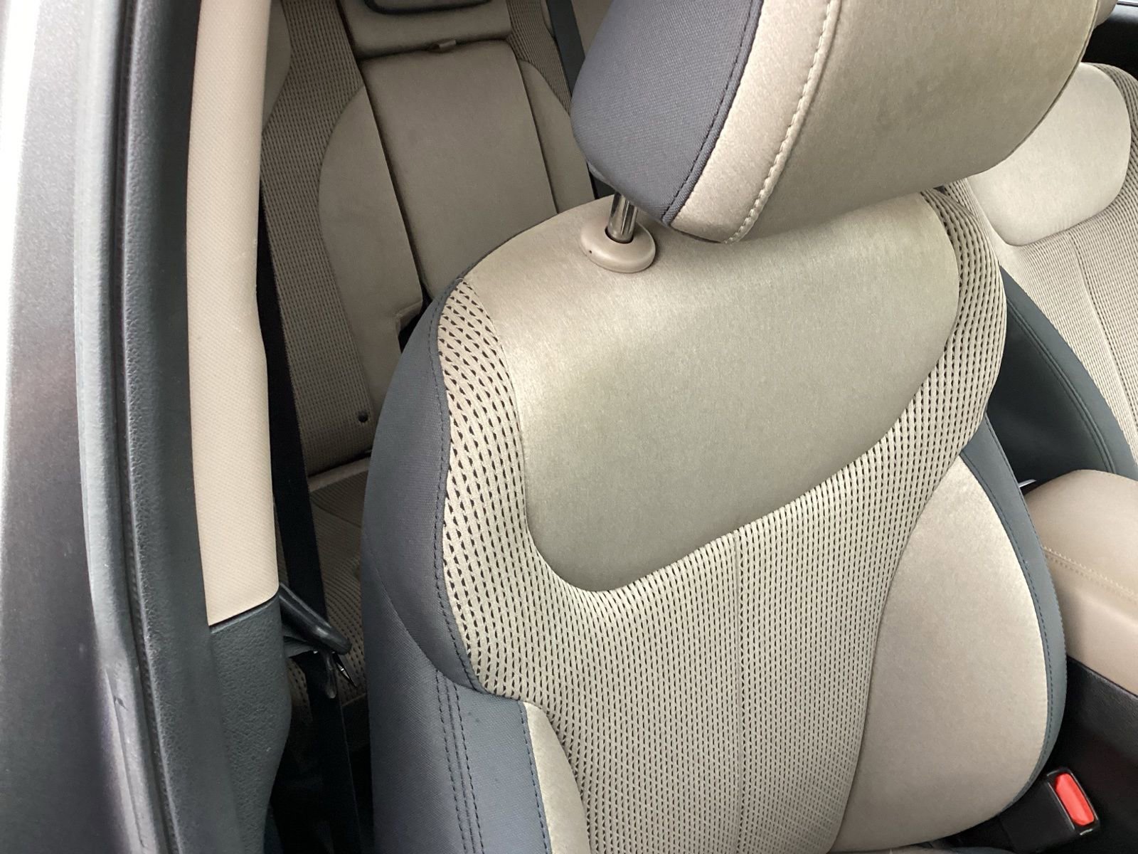 Used 2020 Hyundai Santa Fe SE image 18