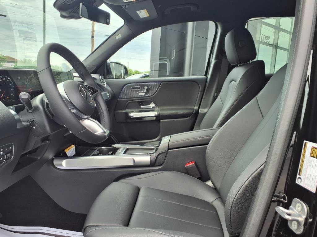 New 2025 Mercedes-Benz GLB 250 4MATIC image 14